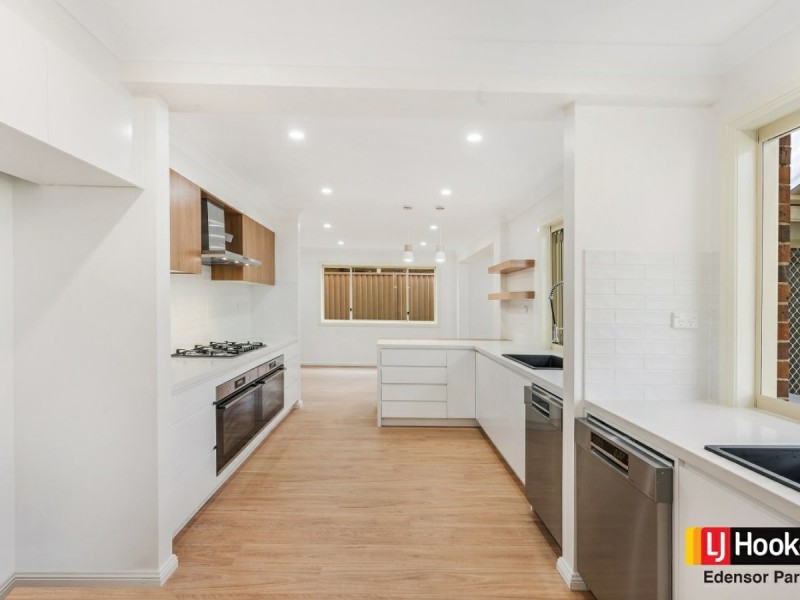 27 Ringarooma Circuit, West Hoxton NSW 2171