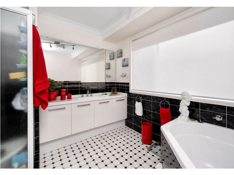 3 Dunk Close, Green Valley NSW 2168