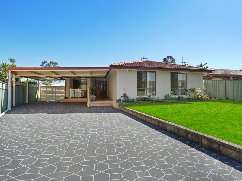 4 Melville Close, Hinchinbrook NSW 2168