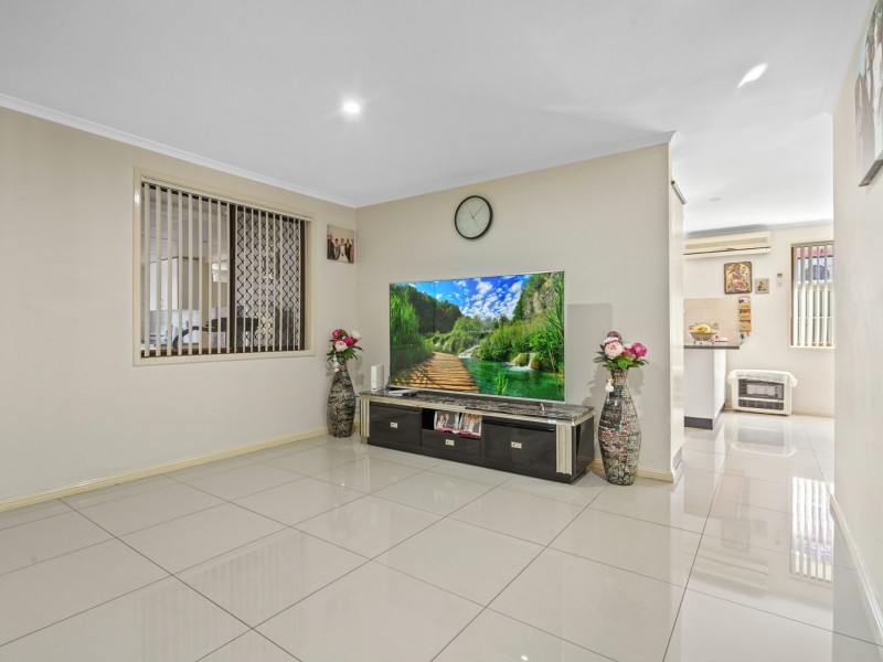 4 Melville Close, Hinchinbrook NSW 2168