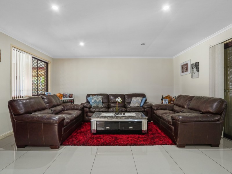 4 Melville Close, Hinchinbrook NSW 2168