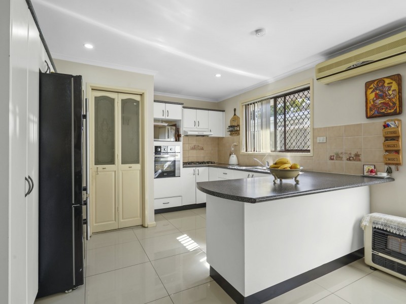 4 Melville Close, Hinchinbrook NSW 2168