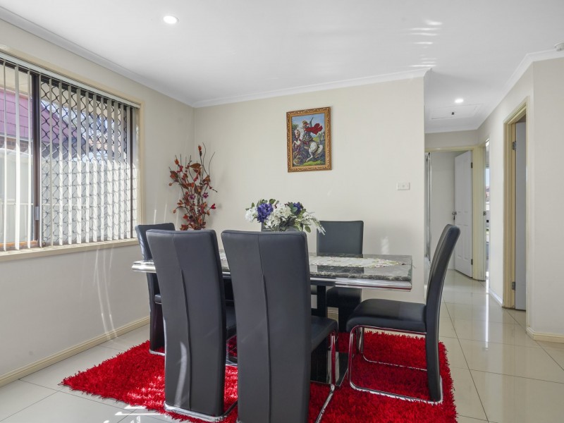 4 Melville Close, Hinchinbrook NSW 2168