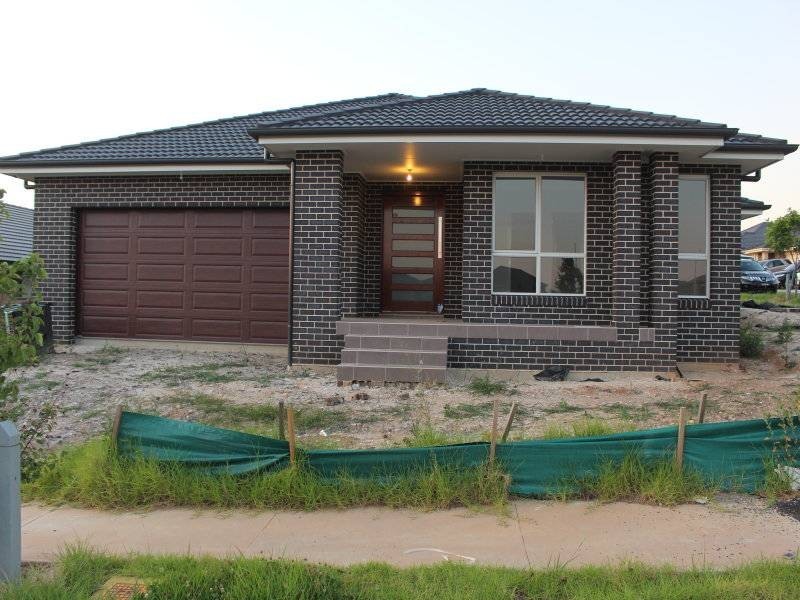 27 Buckingham Loop, Oran Park NSW 2570