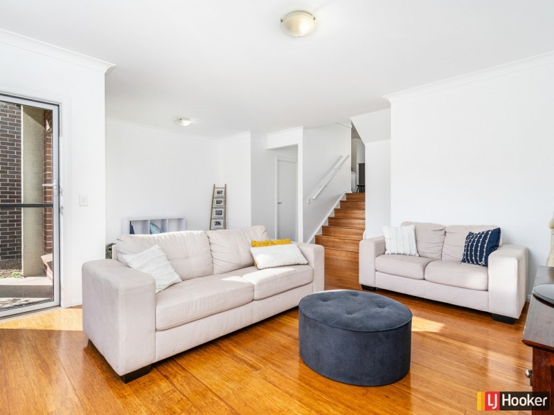 52 Mcintyre Circuit, Middleton Grange NSW 2171