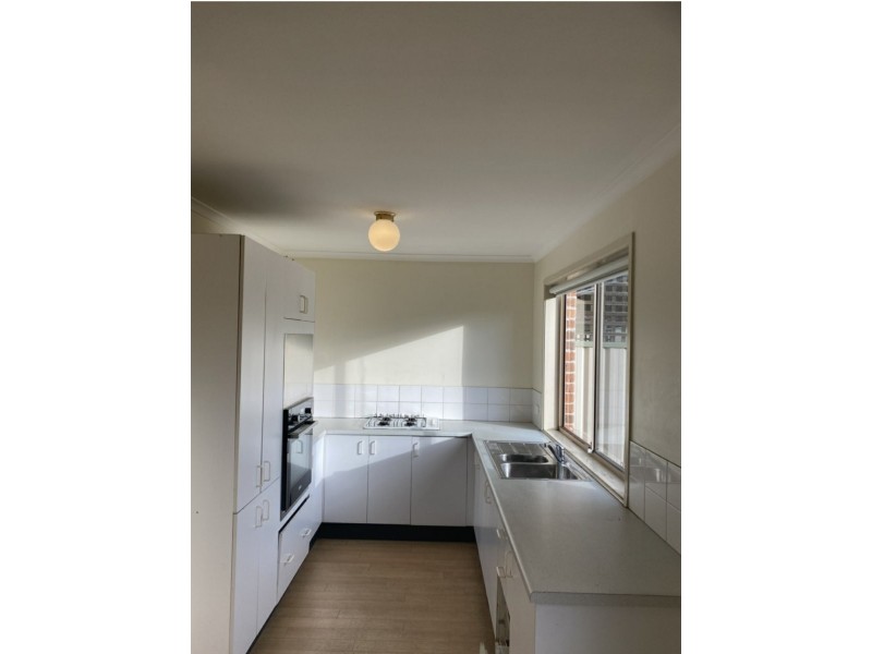 62 Cockatiel Circuit, Green Valley NSW 2168