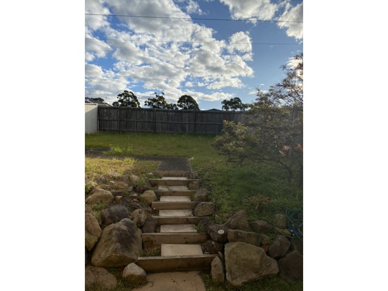 62 Cockatiel Circuit, Green Valley NSW 2168