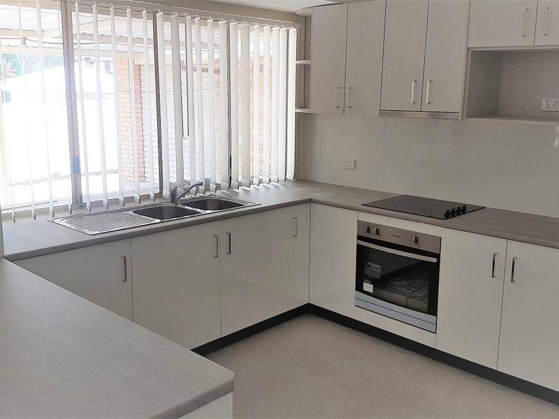 6 Oliveri Close, Edensor Park NSW 2176