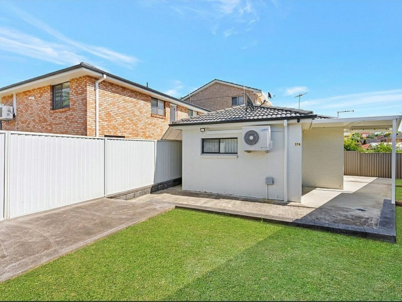 37a Kalang Road, Edensor Park NSW 2176