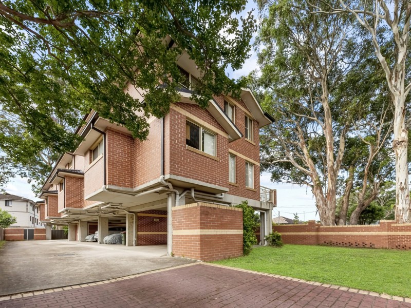 2/1 Wilde Street, Carramar NSW 2163