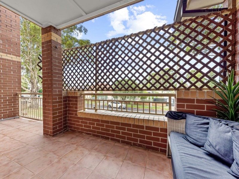 2/1 Wilde Street, Carramar NSW 2163