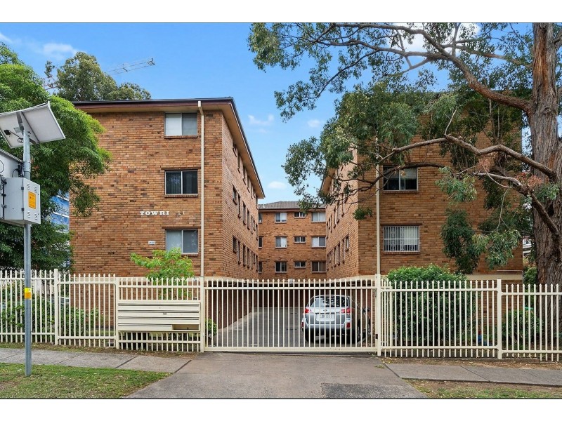 2/21 Lachlan Street, Warwick Farm NSW 2170