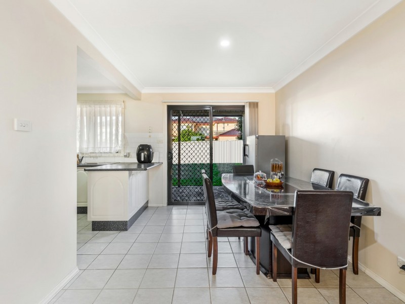 6 Dorre Place, Green Valley NSW 2168