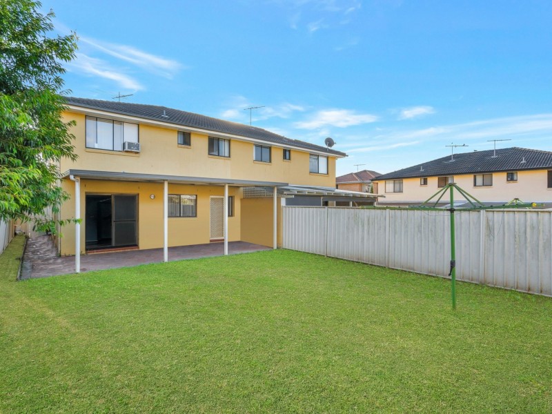 6 Dorre Place, Green Valley NSW 2168