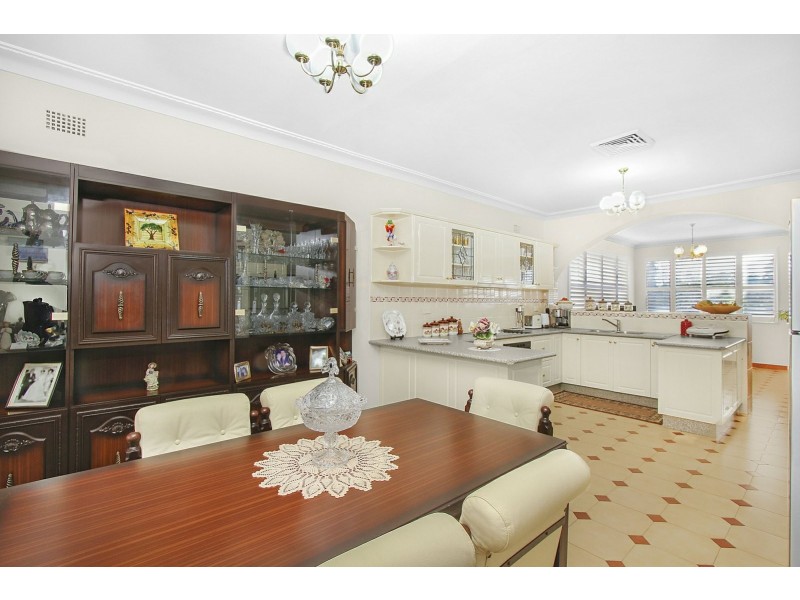 81 Targo Road, Girraween NSW 2145