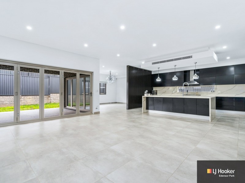 20 Lores Street, Middleton Grange NSW 2171