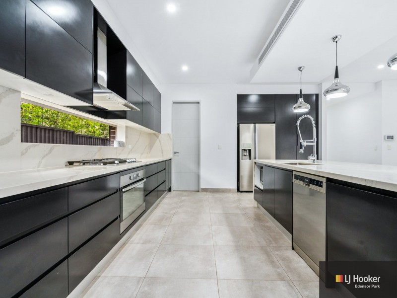 20 Lores Street, Middleton Grange NSW 2171