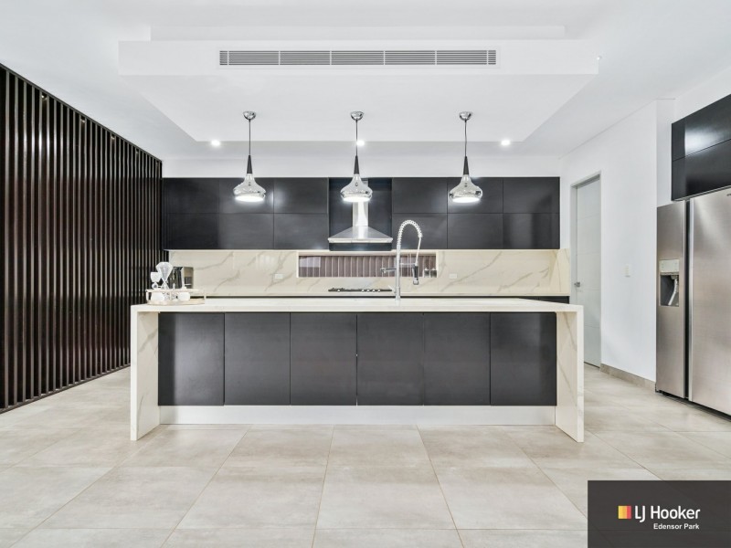 20 Lores Street, Middleton Grange NSW 2171