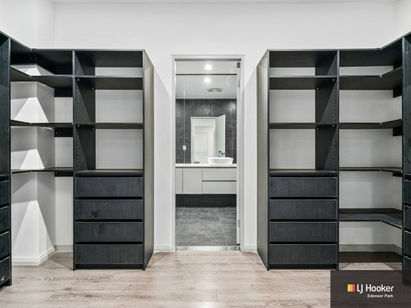 20 Lores Street, Middleton Grange NSW 2171