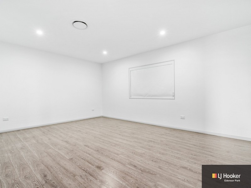 20 Lores Street, Middleton Grange NSW 2171