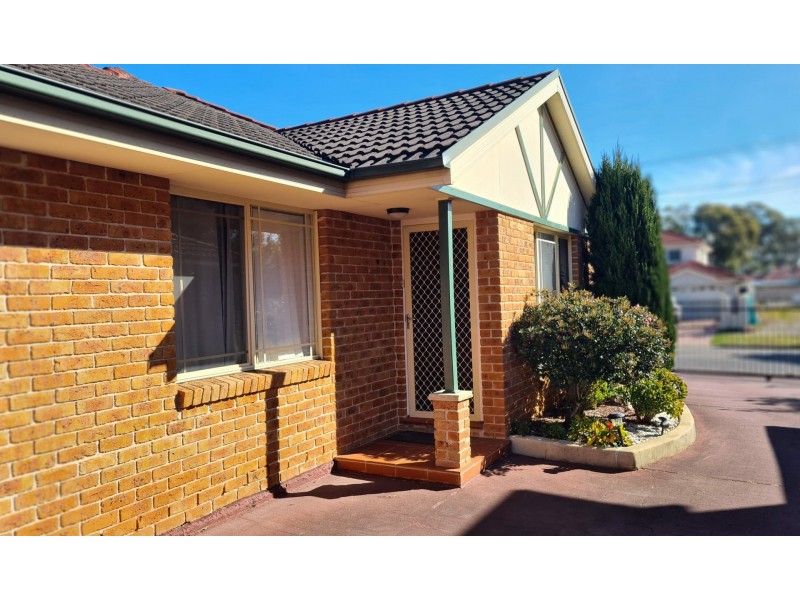 Unit 1/10-12 Webster Road, Lurnea NSW 2170