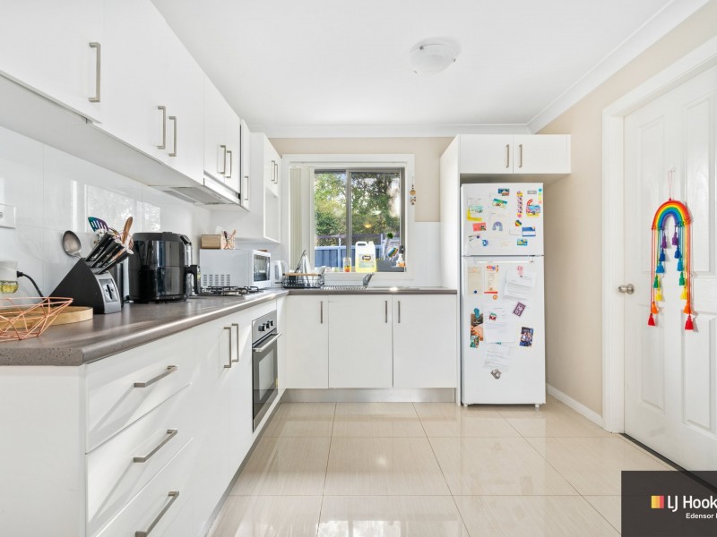 8 Macleay Street, Bradbury NSW 2560