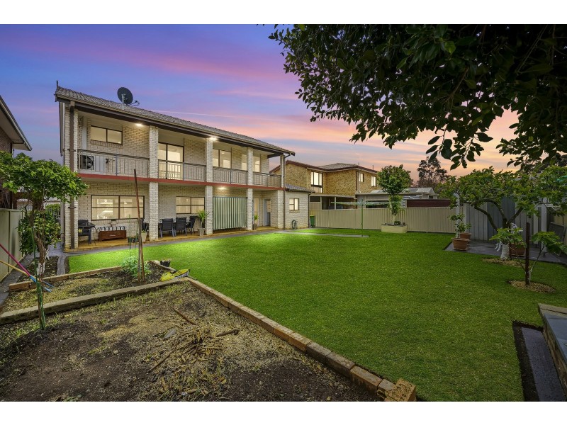 14 Fitzroy Close, St Johns Park NSW 2176