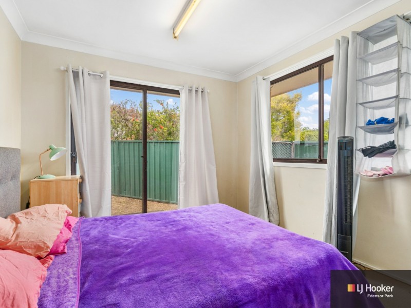 4 Simpson Pl, Leumeah NSW 2560