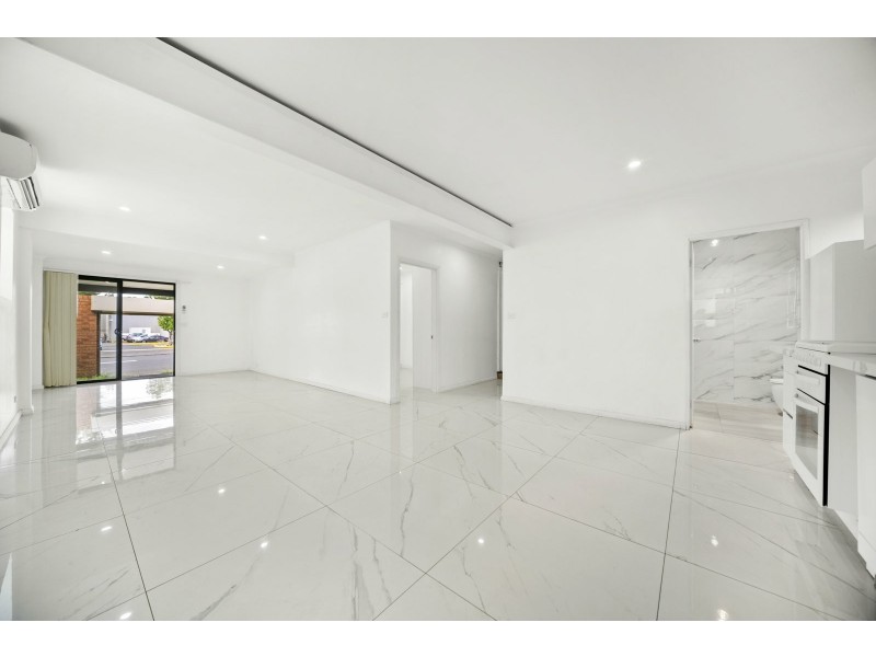 1 Arwon Avenue, Casula NSW 2170