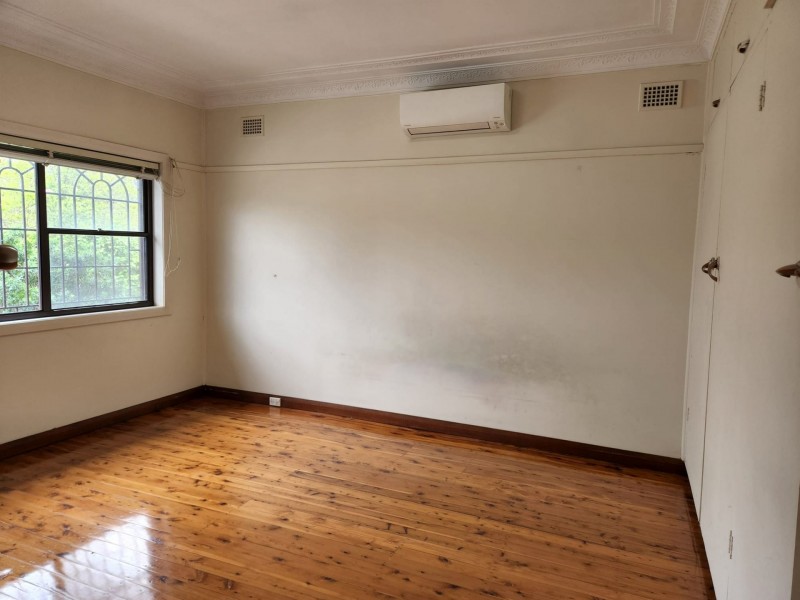 5 Cardigan Road, Greenacre NSW 2190