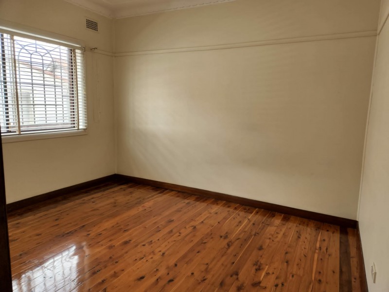 5 Cardigan Road, Greenacre NSW 2190