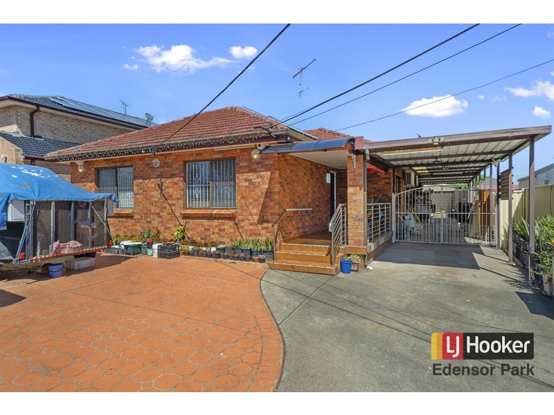 11 Peel Street, Canley Heights NSW 2166