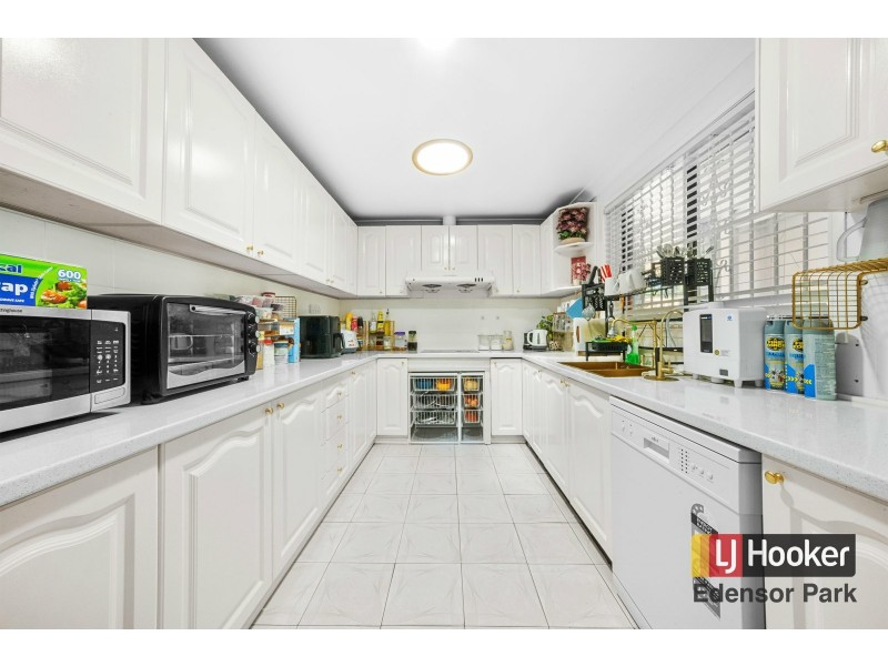 11 Peel Street, Canley Heights NSW 2166