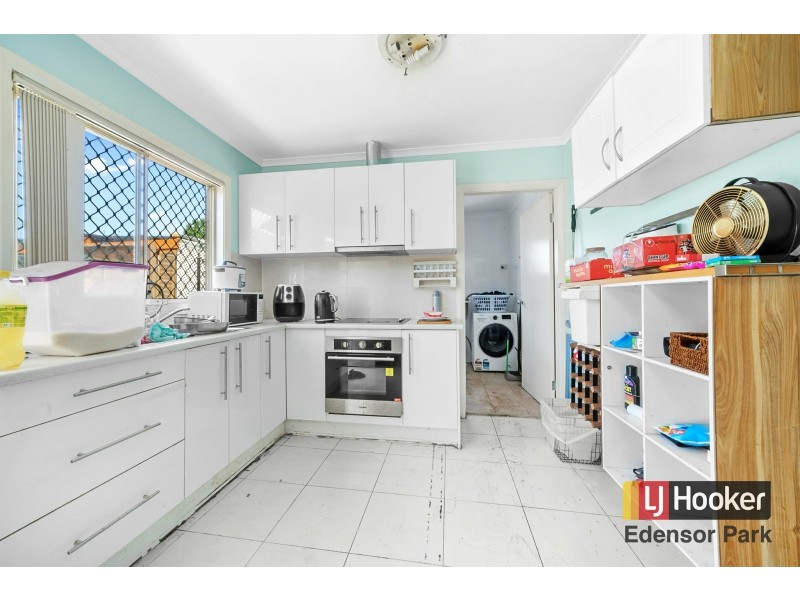 11 Peel Street, Canley Heights NSW 2166