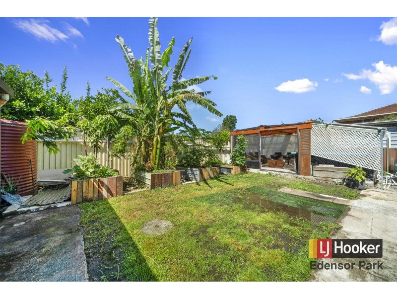 11 Peel Street, Canley Heights NSW 2166
