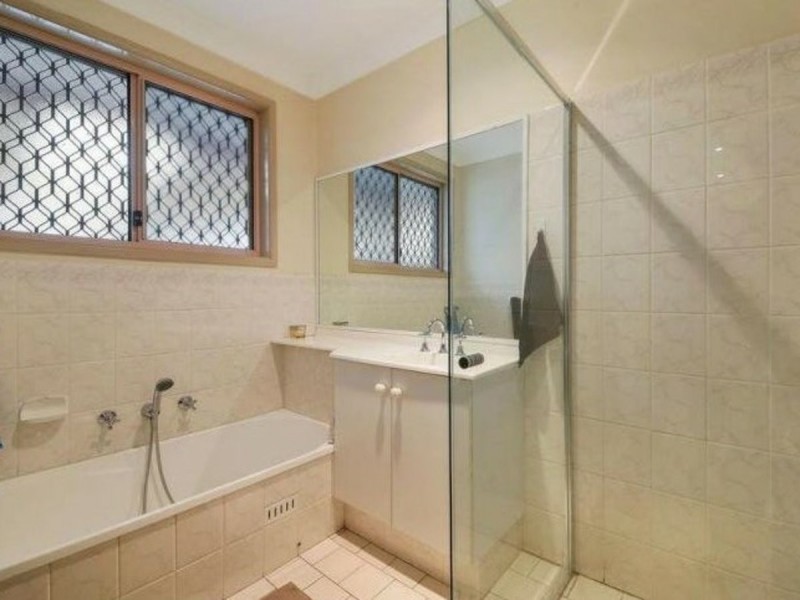 18 Brindabella Drive, Horningsea Park NSW 2171