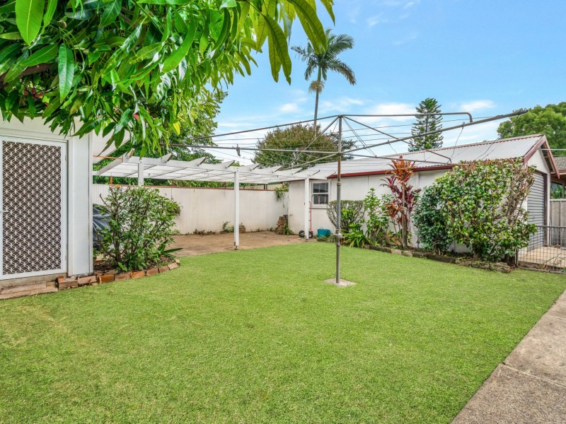 6 Cooper Crescent, Smithfield NSW 2164