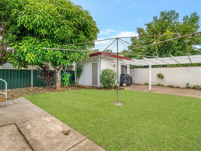 6 Cooper Crescent, Smithfield NSW 2164