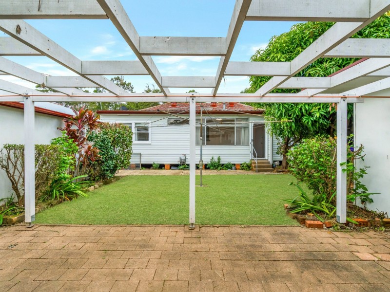 6 Cooper Crescent, Smithfield NSW 2164