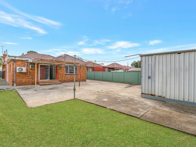 14 Adam Street, Fairfield NSW 2165