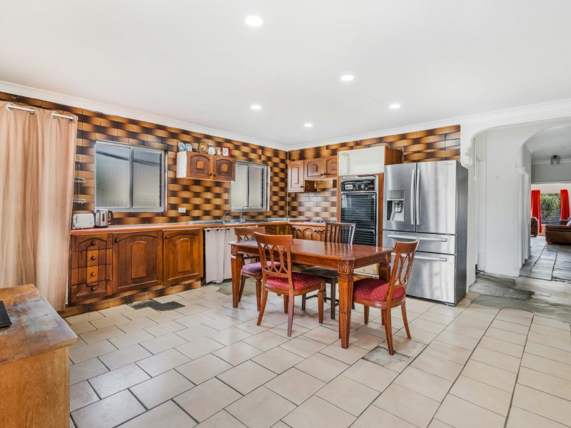 14 Adam Street, Fairfield NSW 2165