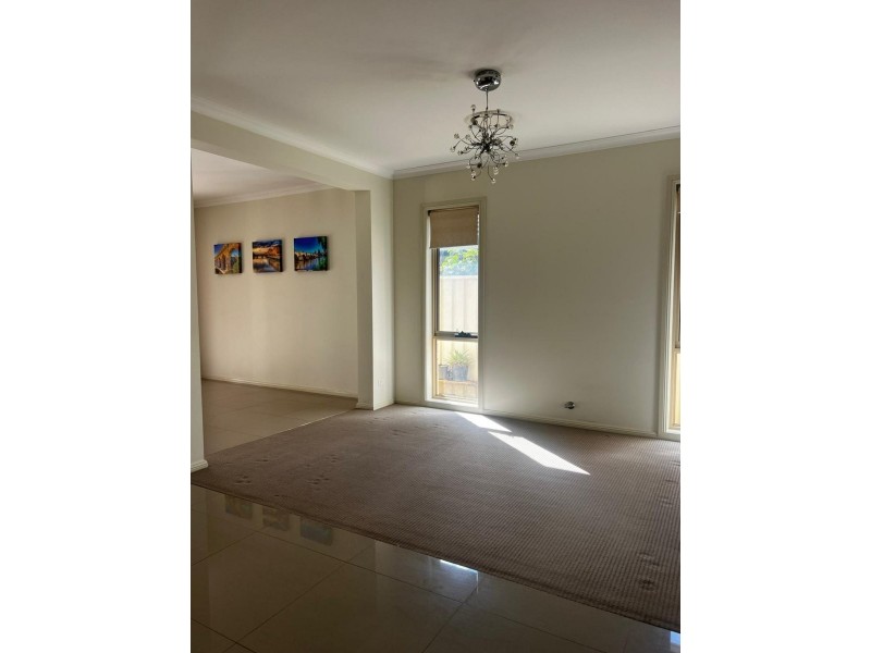 5 Gropler Avenue, Middleton Grange NSW 2171