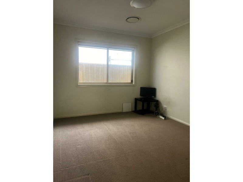 5 Gropler Avenue, Middleton Grange NSW 2171