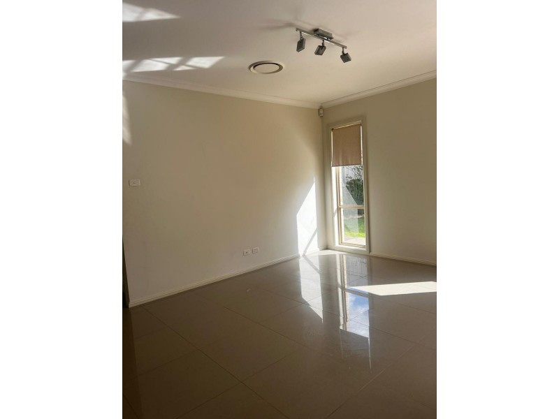 5 Gropler Avenue, Middleton Grange NSW 2171