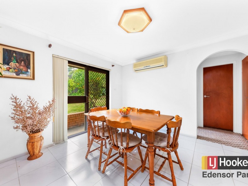 2 Curran Street, Prairiewood NSW 2176