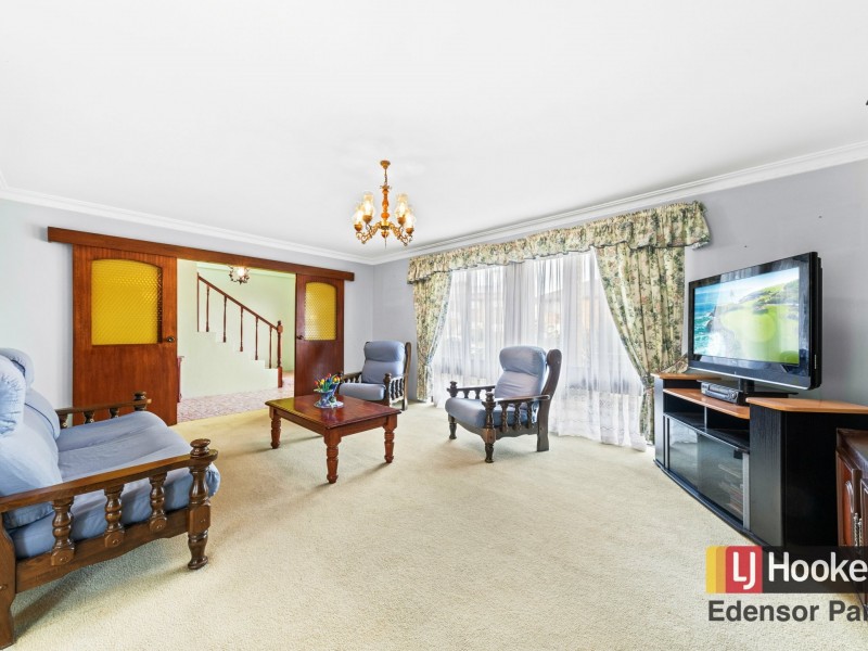 2 Curran Street, Prairiewood NSW 2176