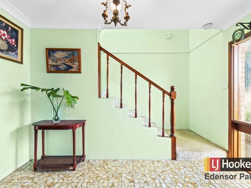 2 Curran Street, Prairiewood NSW 2176