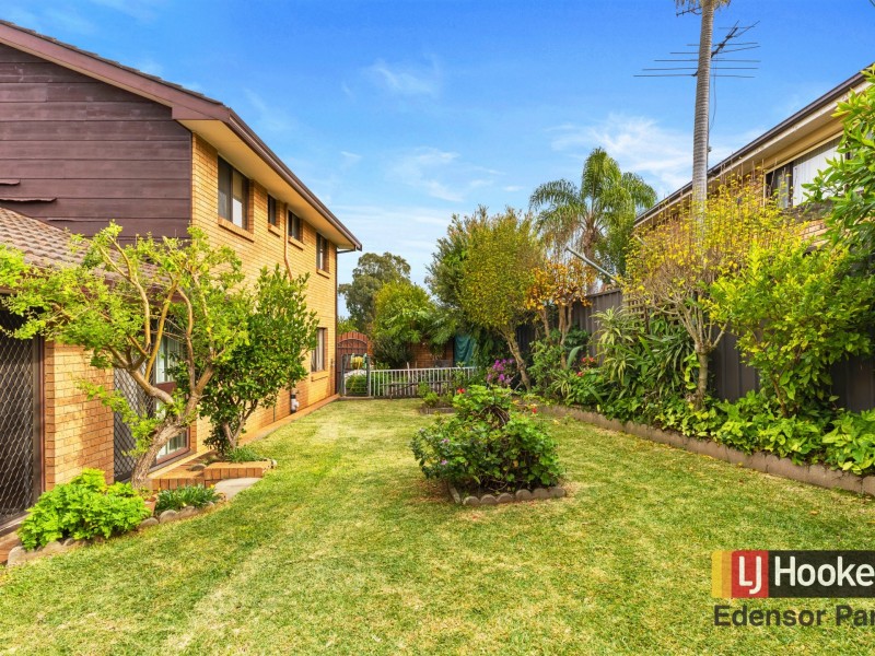 2 Curran Street, Prairiewood NSW 2176