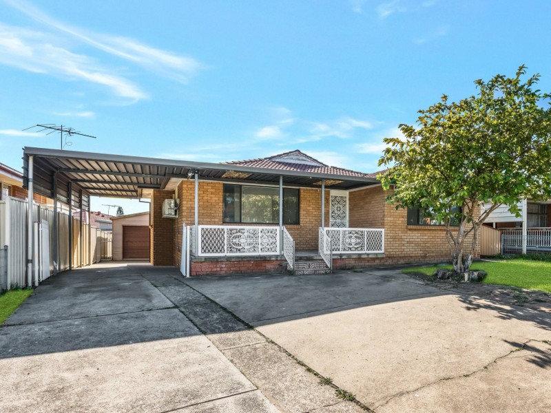7 Cheyenne Road, Greenfield Park NSW 2176