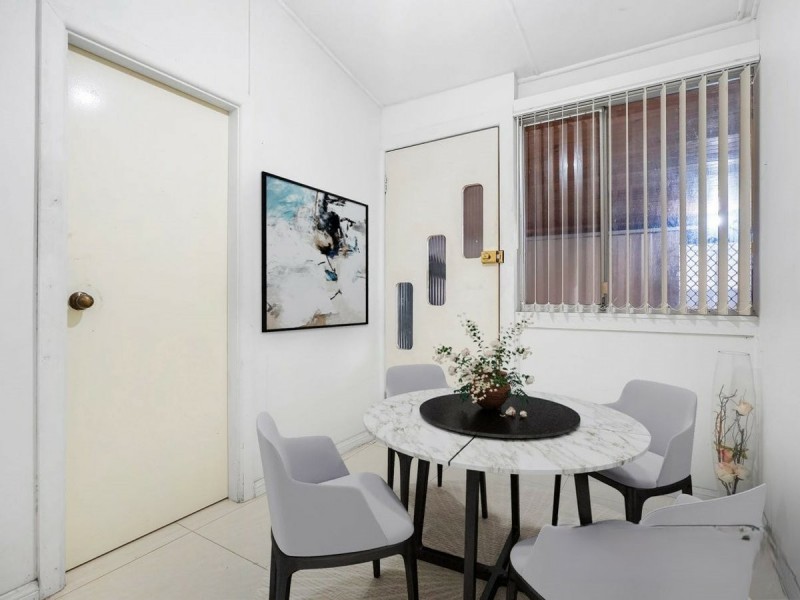 203 River Avenue, Carramar NSW 2163